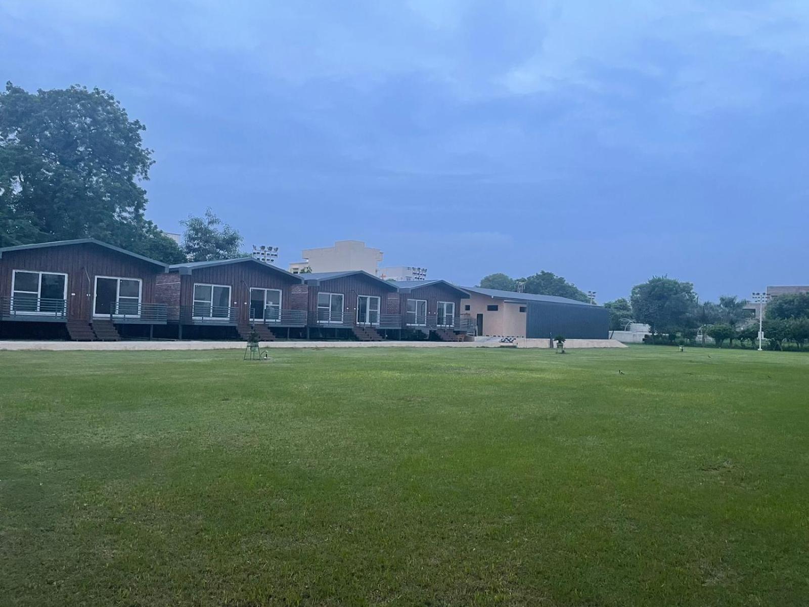 Vrindavan Greens Resort ウダイプル エクステリア 写真