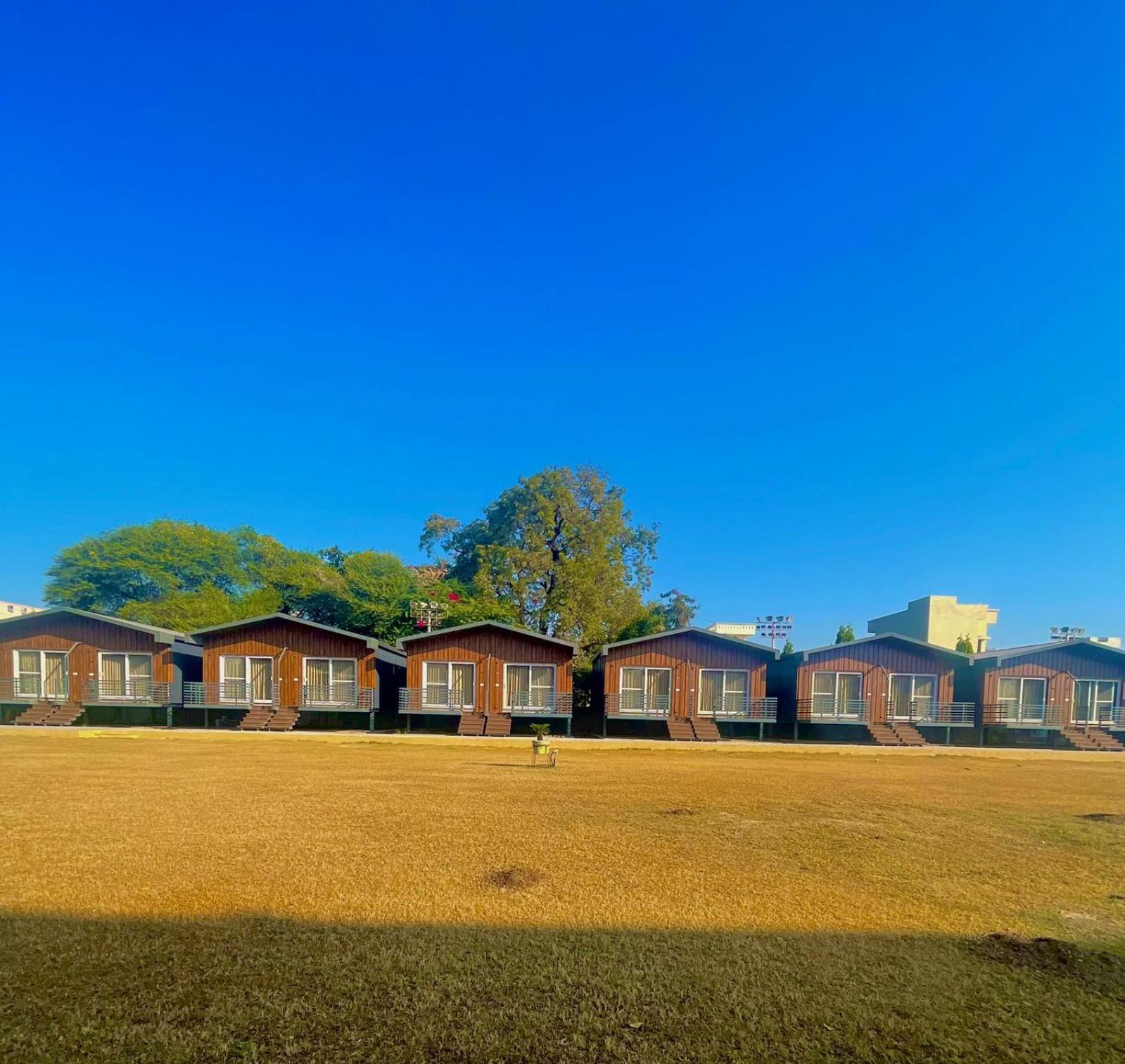 Vrindavan Greens Resort ウダイプル エクステリア 写真
