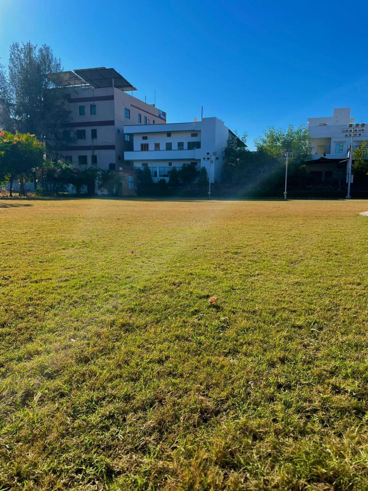 Vrindavan Greens Resort ウダイプル エクステリア 写真