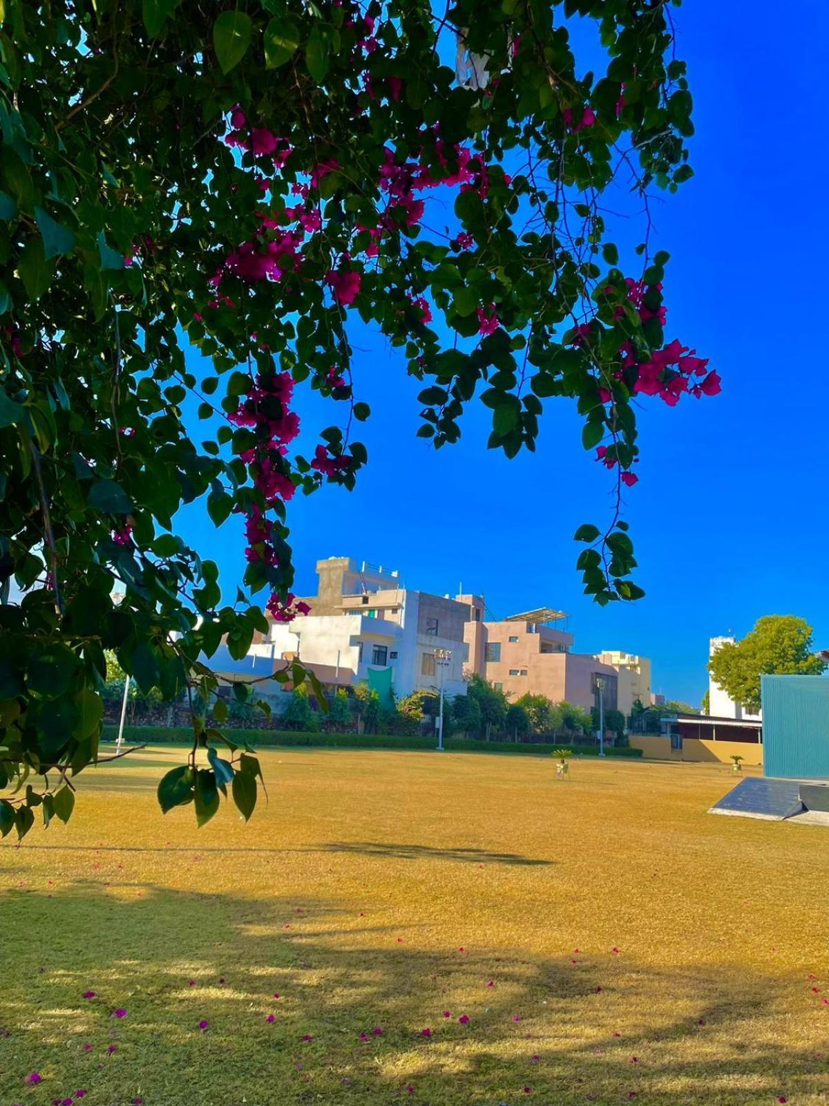 Vrindavan Greens Resort ウダイプル エクステリア 写真